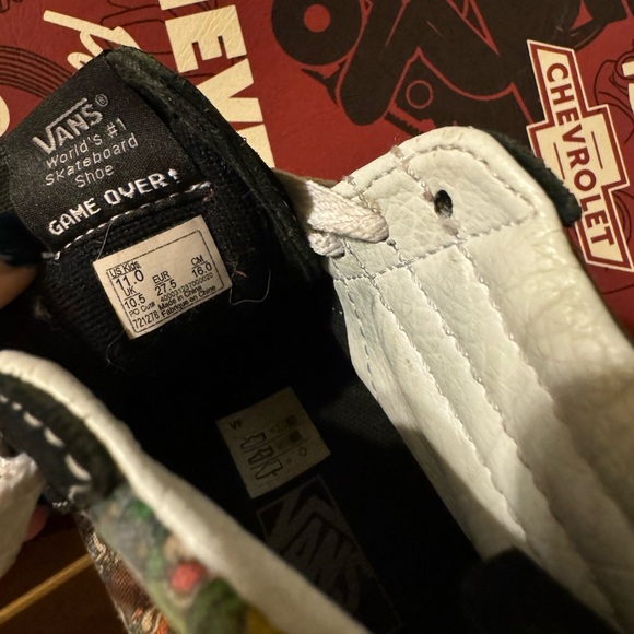 VANS high-top Mario Bros. GAME OVER shoes, great shape. Youth size 11 US/27.5 UK - Picture 5 of 7